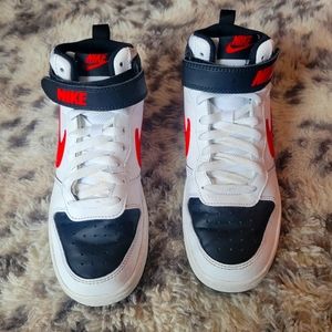 Nike Court Borough sneaker 5.5y